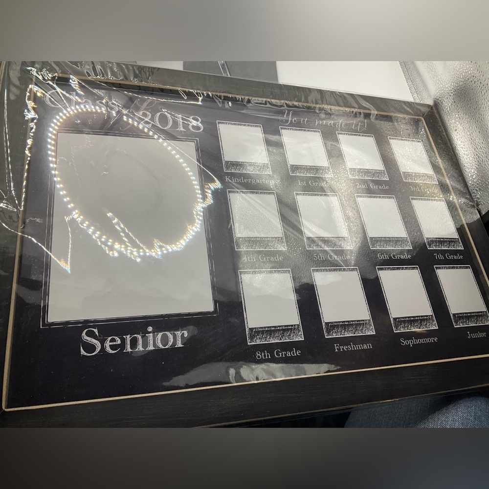 ๐ฅฐ4/$25 - Graduation ๐ฉโ๐ Picture Frame - 2018 - Picture 3 of 5